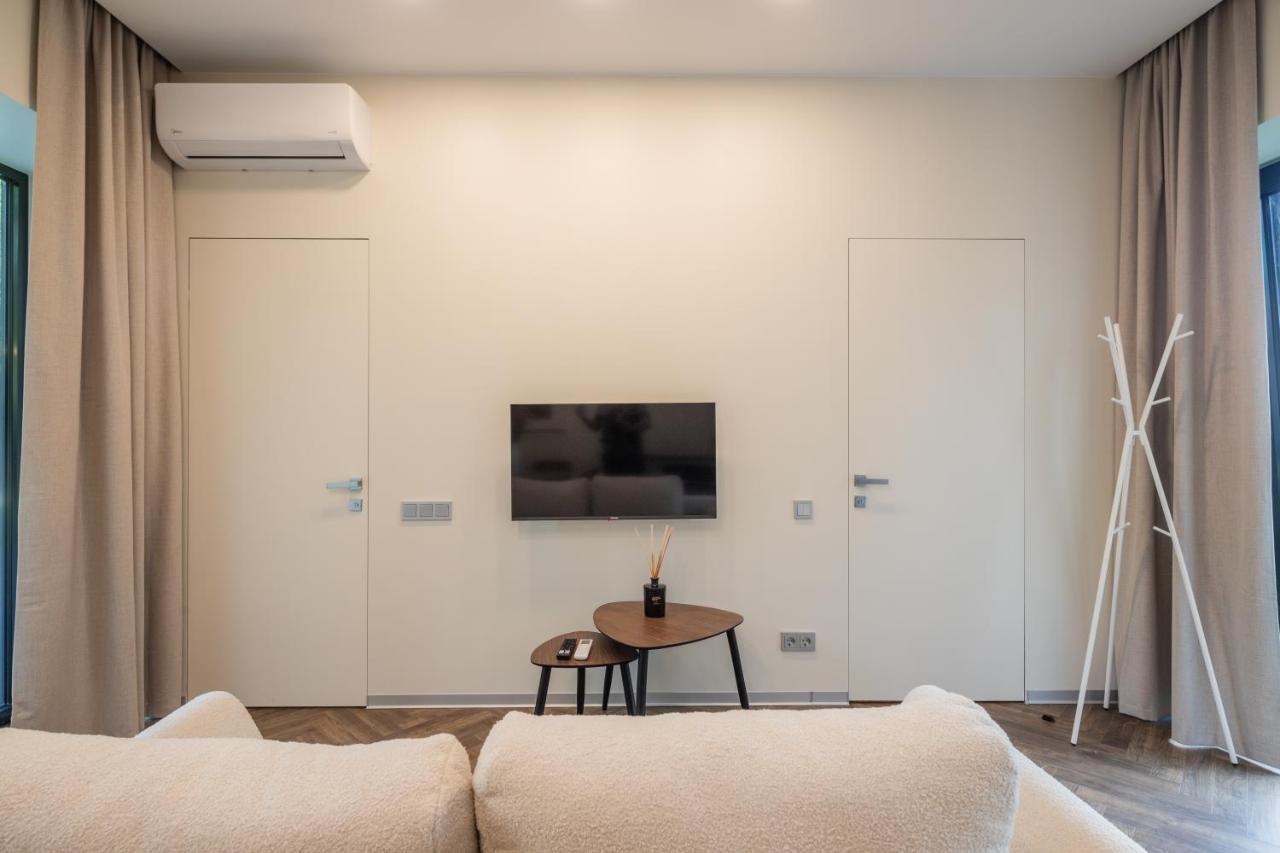 Green House Downtown Apartments With Private Free Parking And Bike Storage Κλαϊπέντα Εξωτερικό φωτογραφία